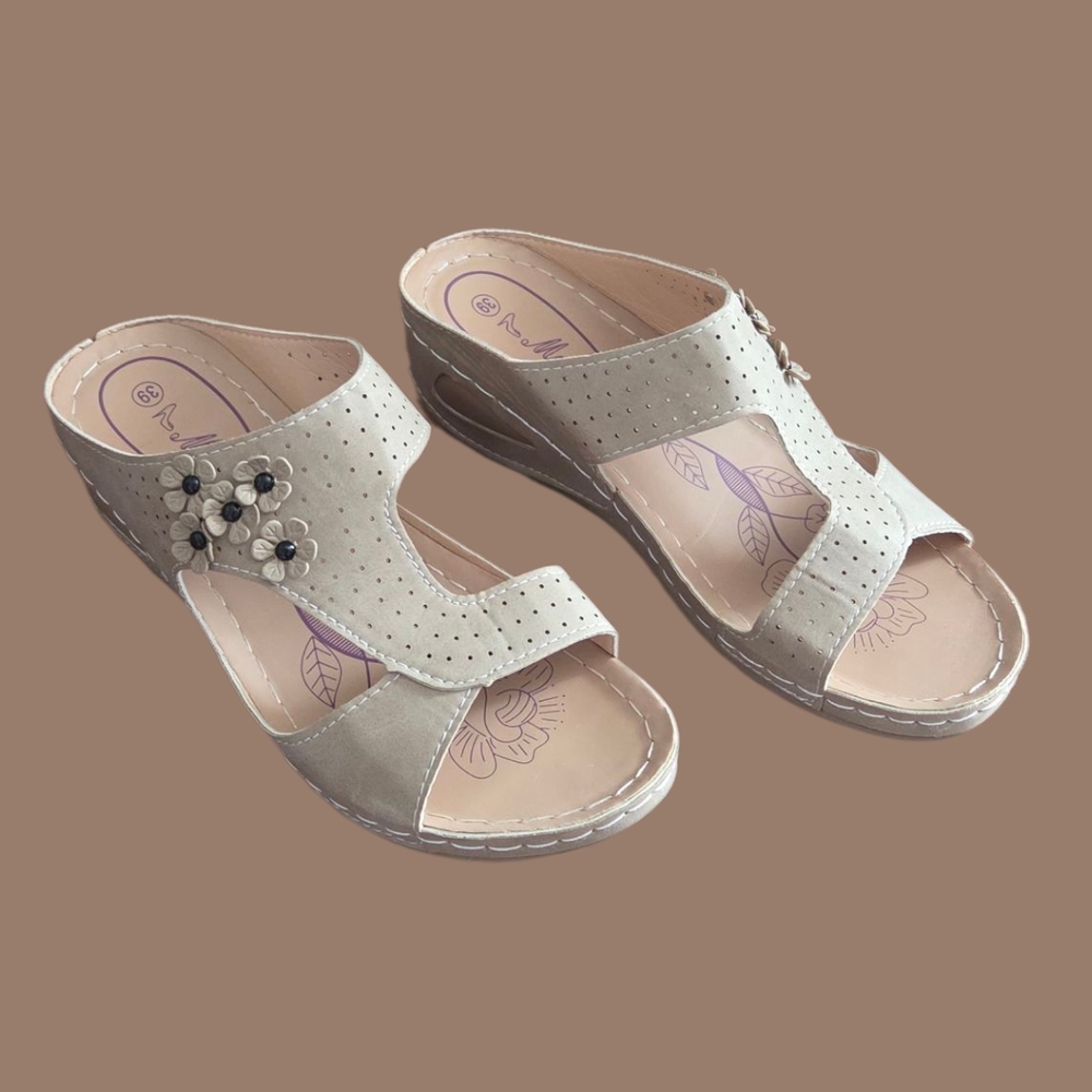 Lightweight Cream Perforated Sandals – Floral Bead Detail – Size 39EU / 7.5 US